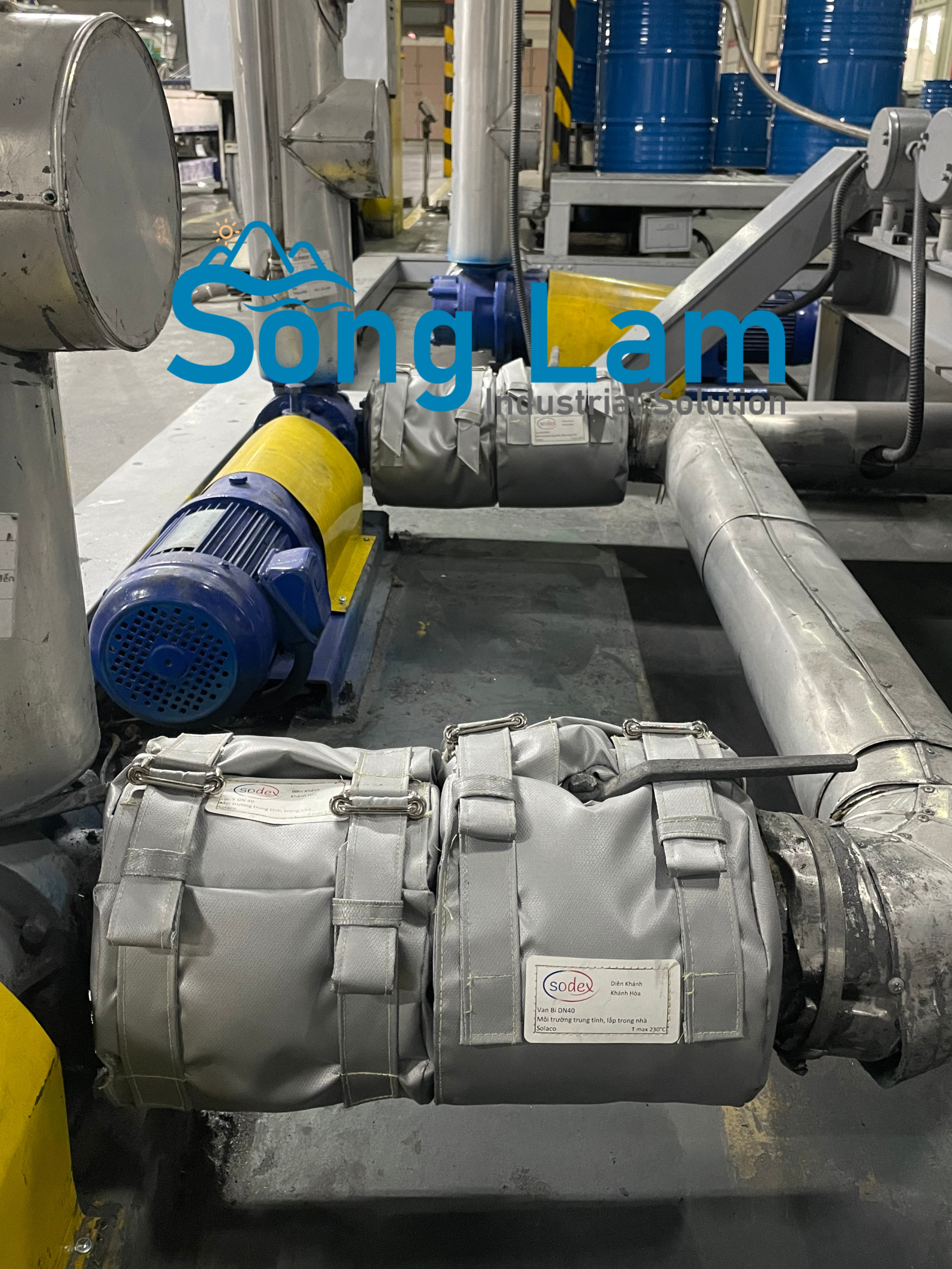 Lắp đặt áo bảo ôn đường ống tại Lotte Chemical