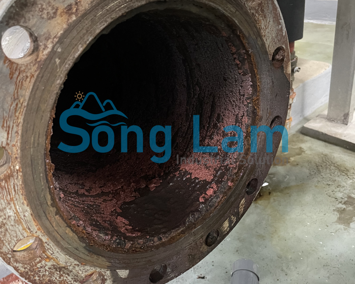 ống trao đổi nhiệt chiller bị bám bẩn nghiêm trọng