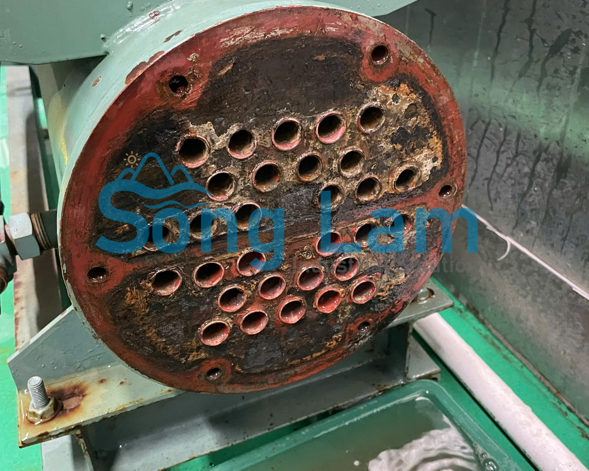 bình ngưng kho lạnh sau khi vệ sinh sạch cặn solaco