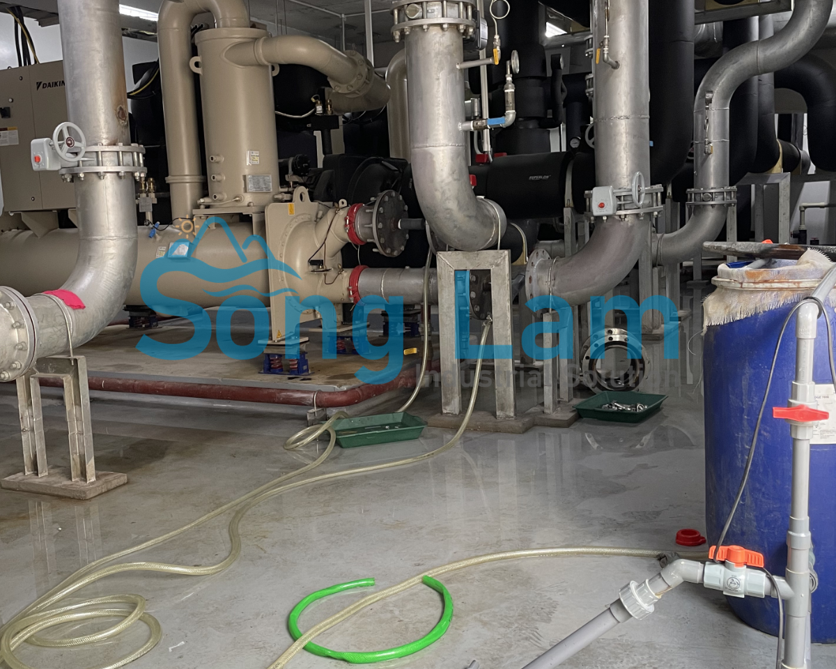chạy CIP hóa chất vệ sinh bình ngưng chiller
