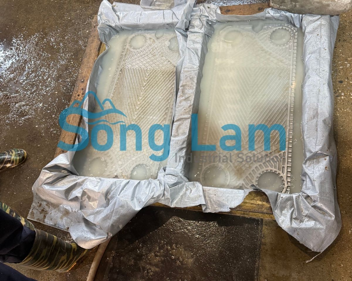 ngam hoa chat ve sinh plate heat exchanger